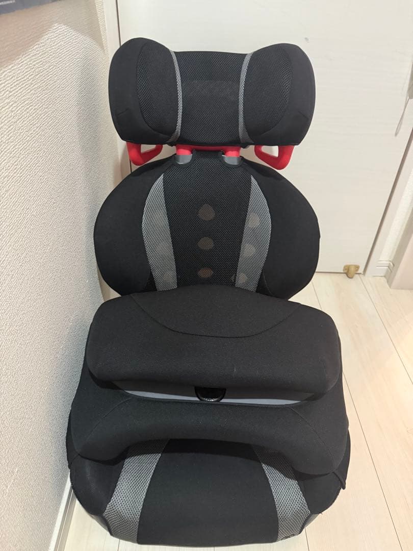 クリーニング済⭐︎チャイルドシート ジュニアシート メッシュ素材 ブラックグレー