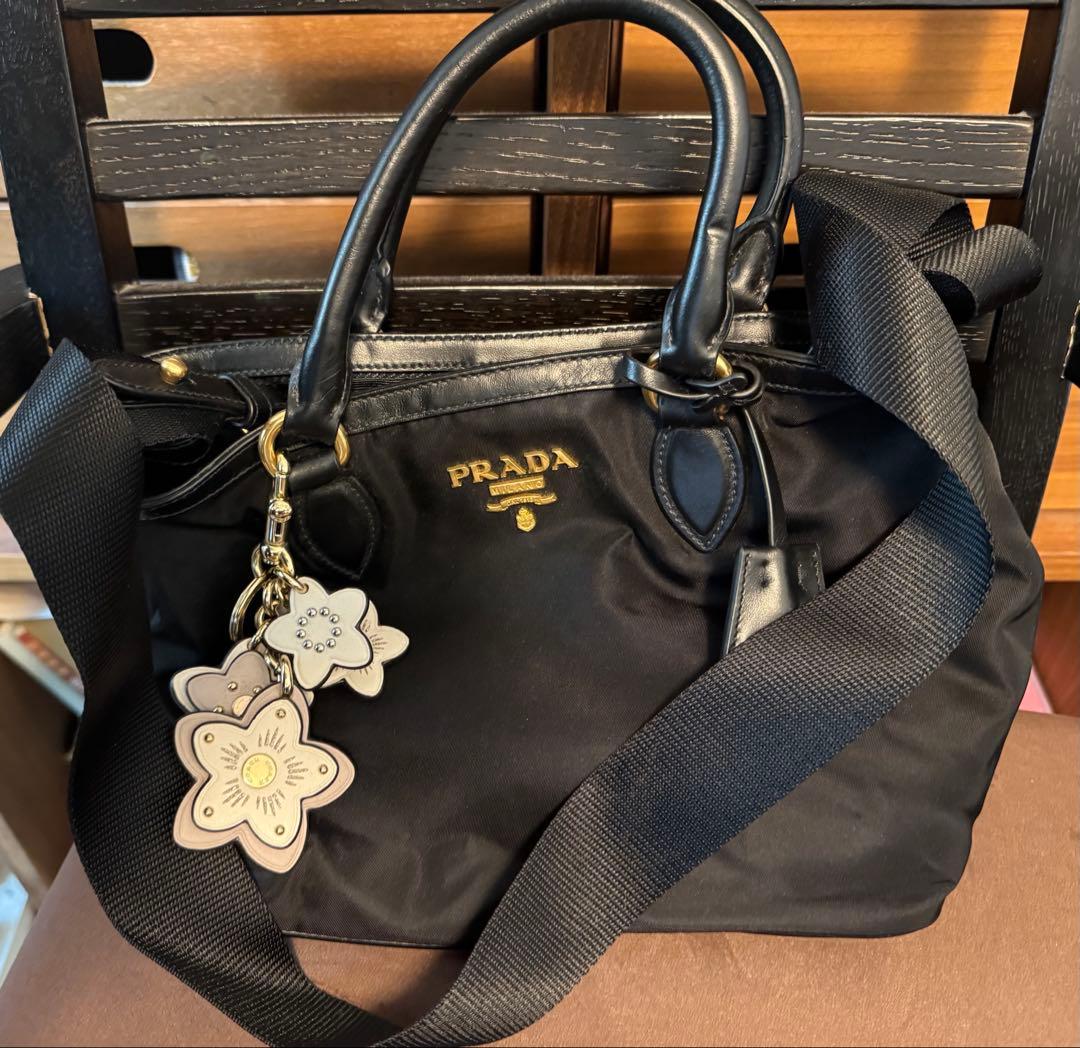 PRADA 黒 ナイロン ハンドバッグ