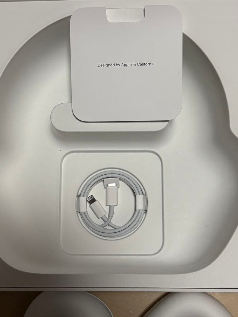 AirPods Max シルバー 本体とケース 付属品あり 100％正規品