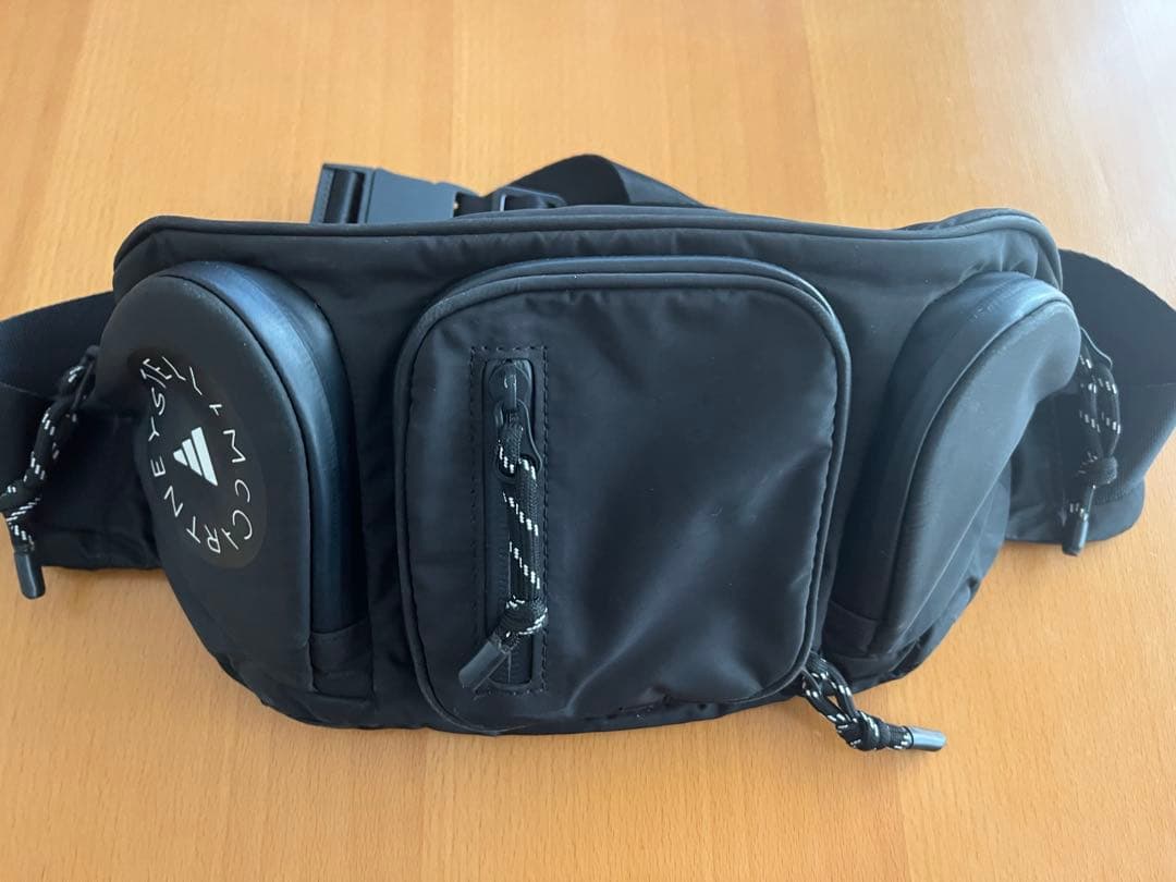 アディダス　STELLA McCARTNEY ブラック ボディバッグ
