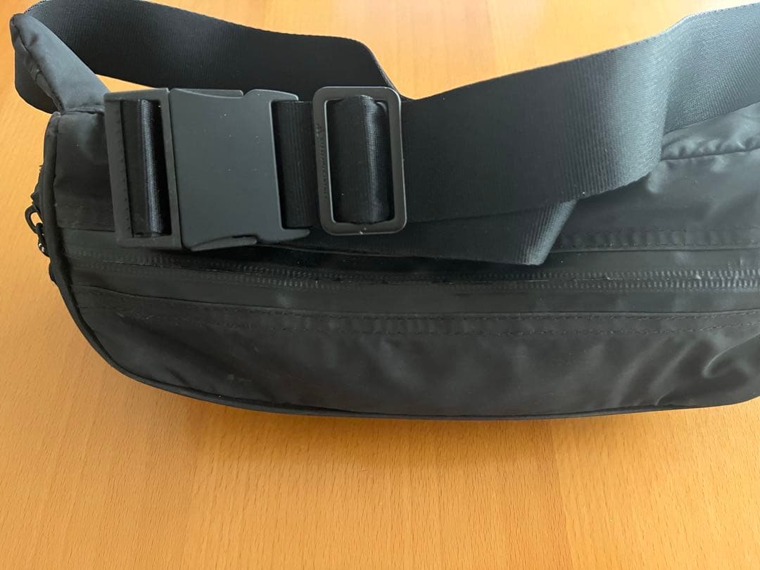 アディダス　STELLA McCARTNEY ブラック ボディバッグ