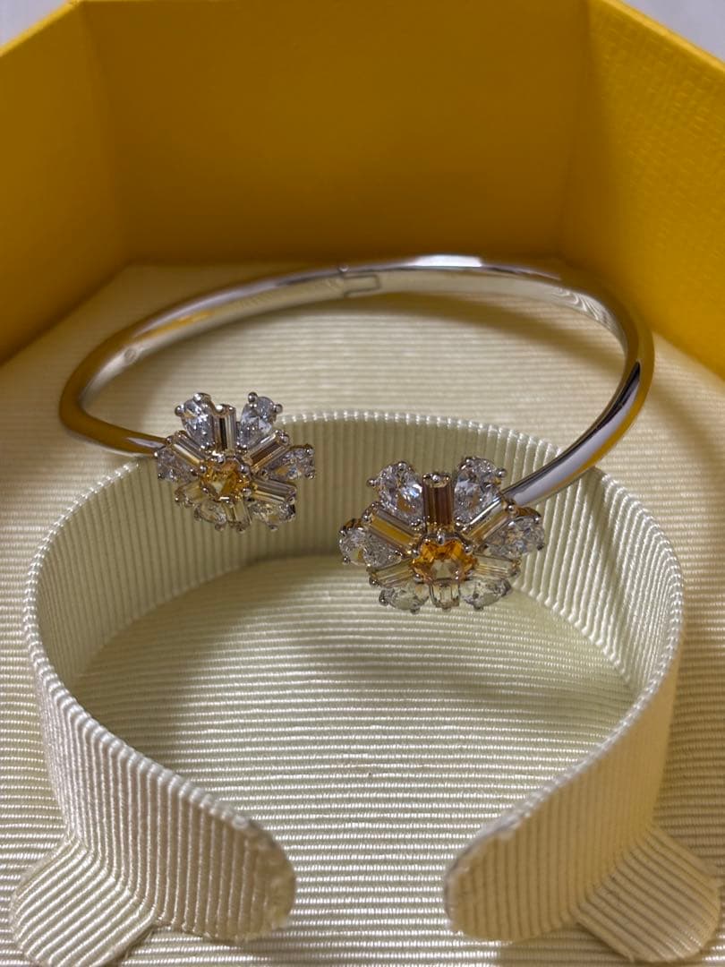 スワロフスキー　Idyllia バングル　フラワー