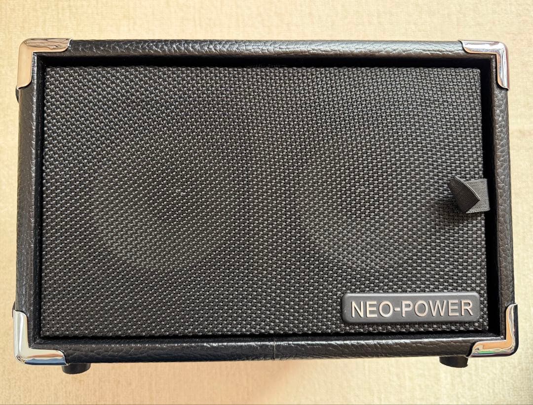 NEO-POWER ベースアンプAAD by Phil Jones。