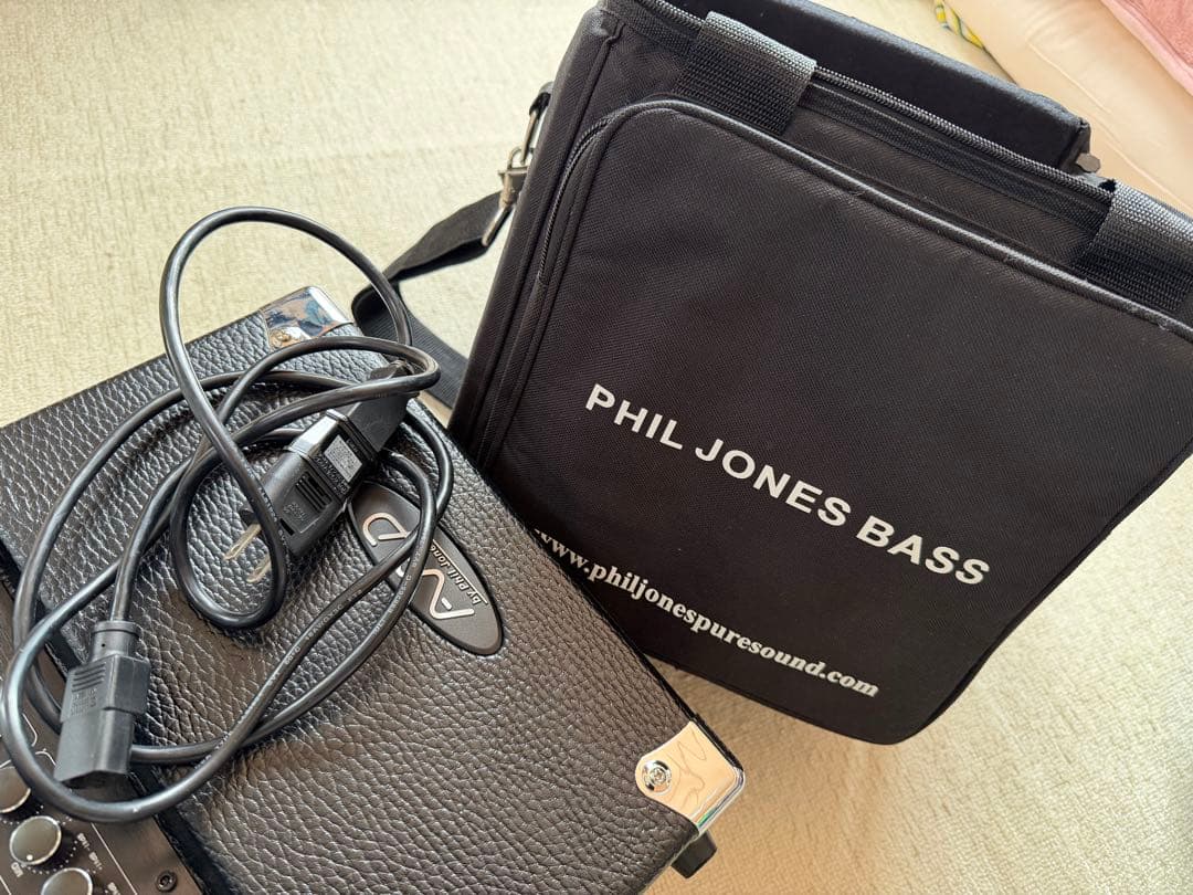 NEO-POWER ベースアンプAAD by Phil Jones。