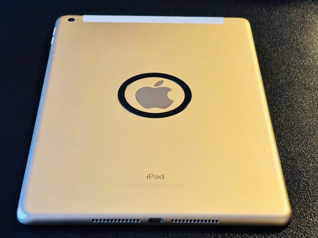 Apple iPad (第5世代) 128GB セルラーモデル　ゴールド