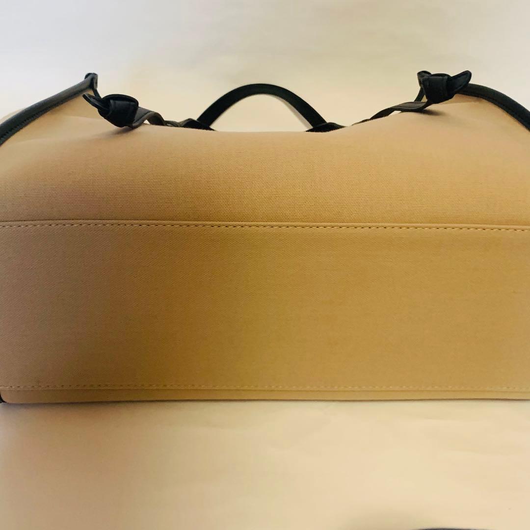 美品　ジャンニ キアリーニ　マルチェッラM タグあり　ポーチ付き