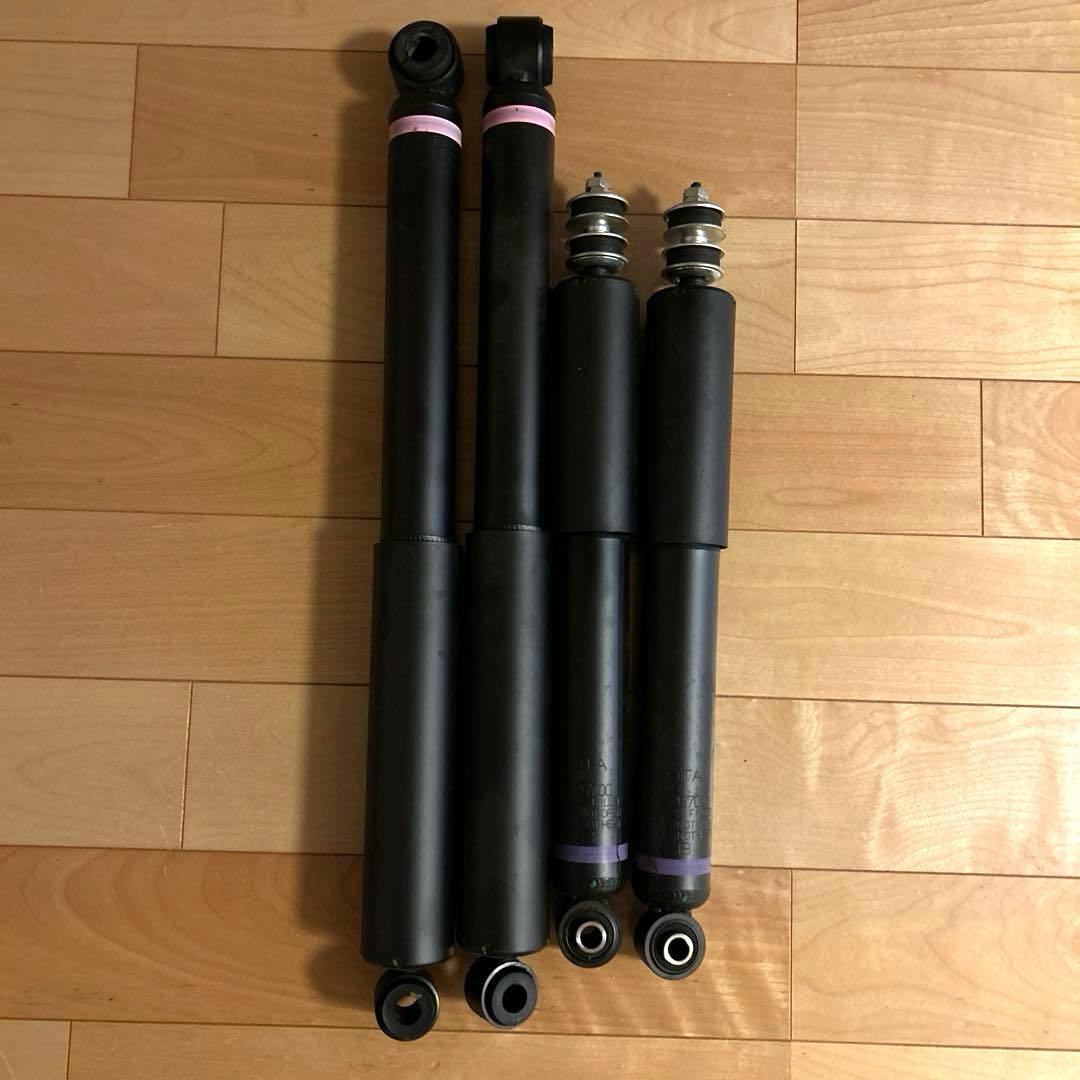 ハイエース　KYBショックアブソーバー 4本セット　新車外し　4WD