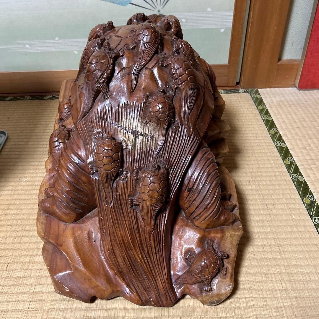 木の置物　亀