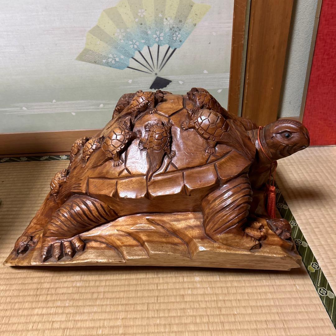 木の置物　亀