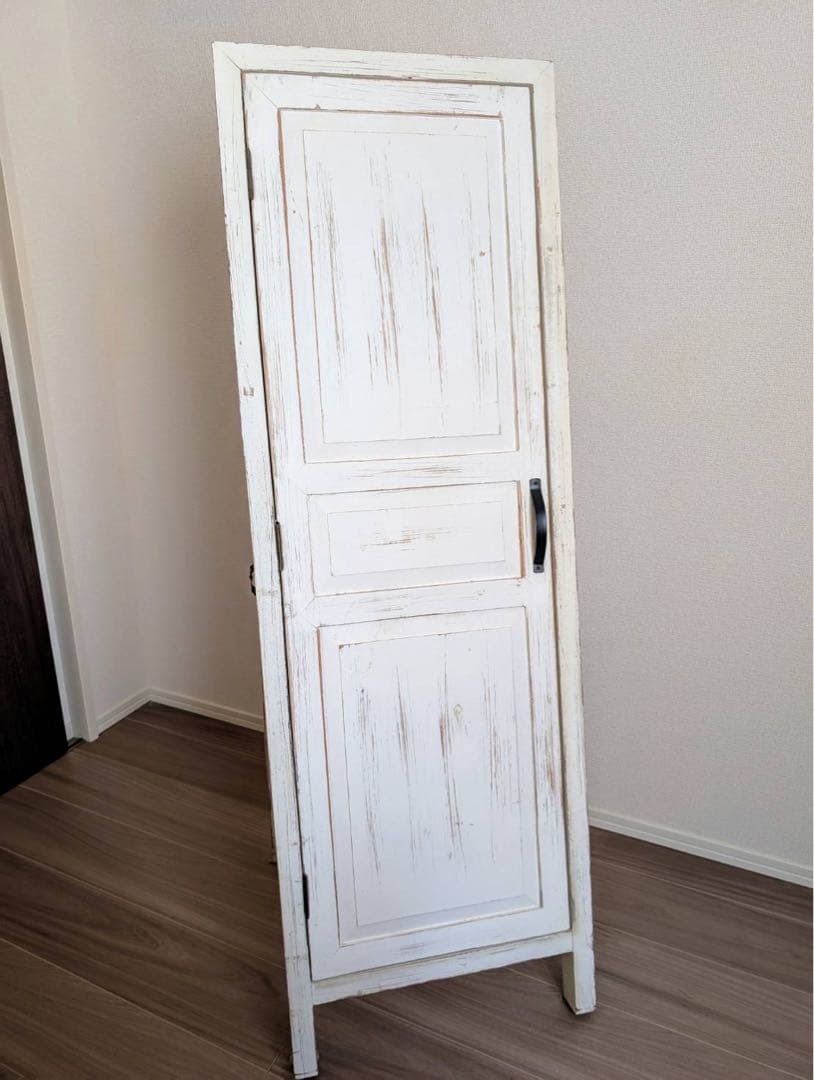 アンティーク調　ホワイトスタンドミラー フック付き収納