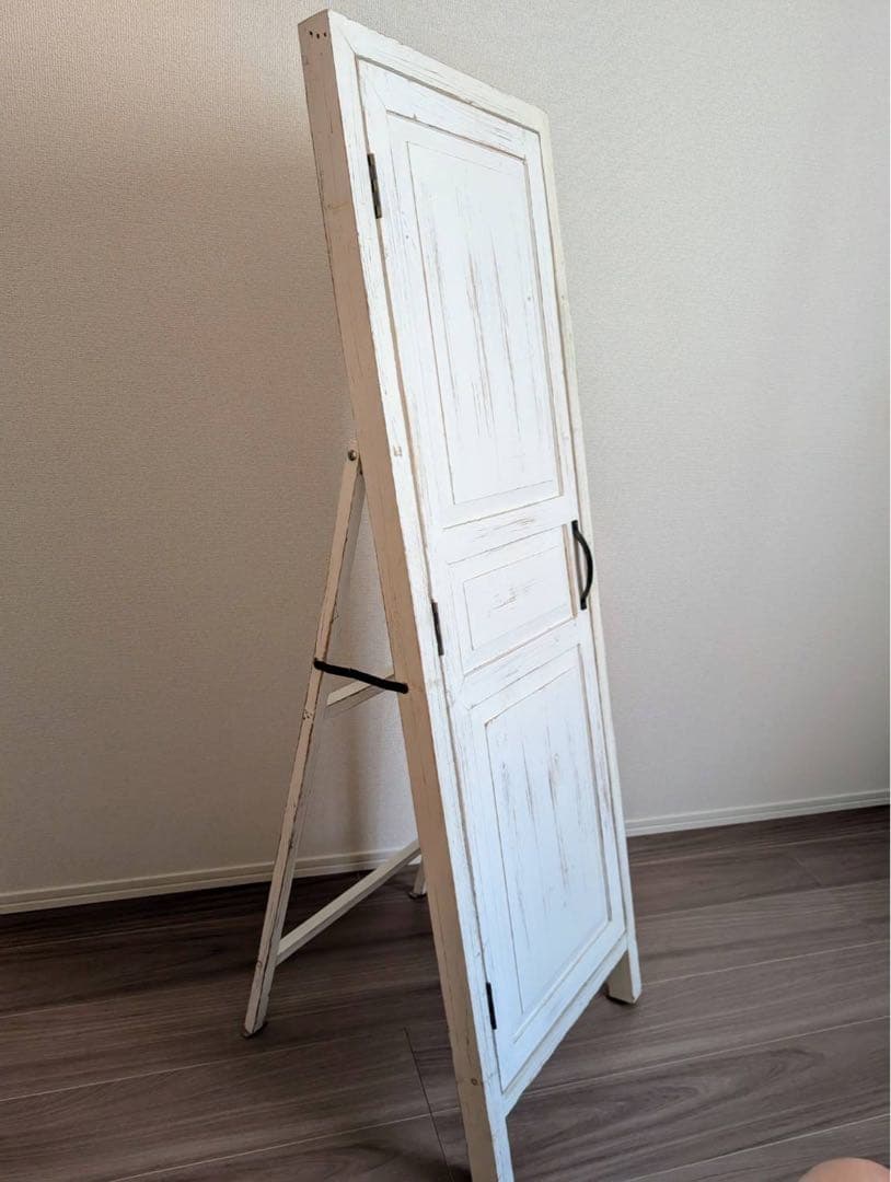 アンティーク調　ホワイトスタンドミラー フック付き収納