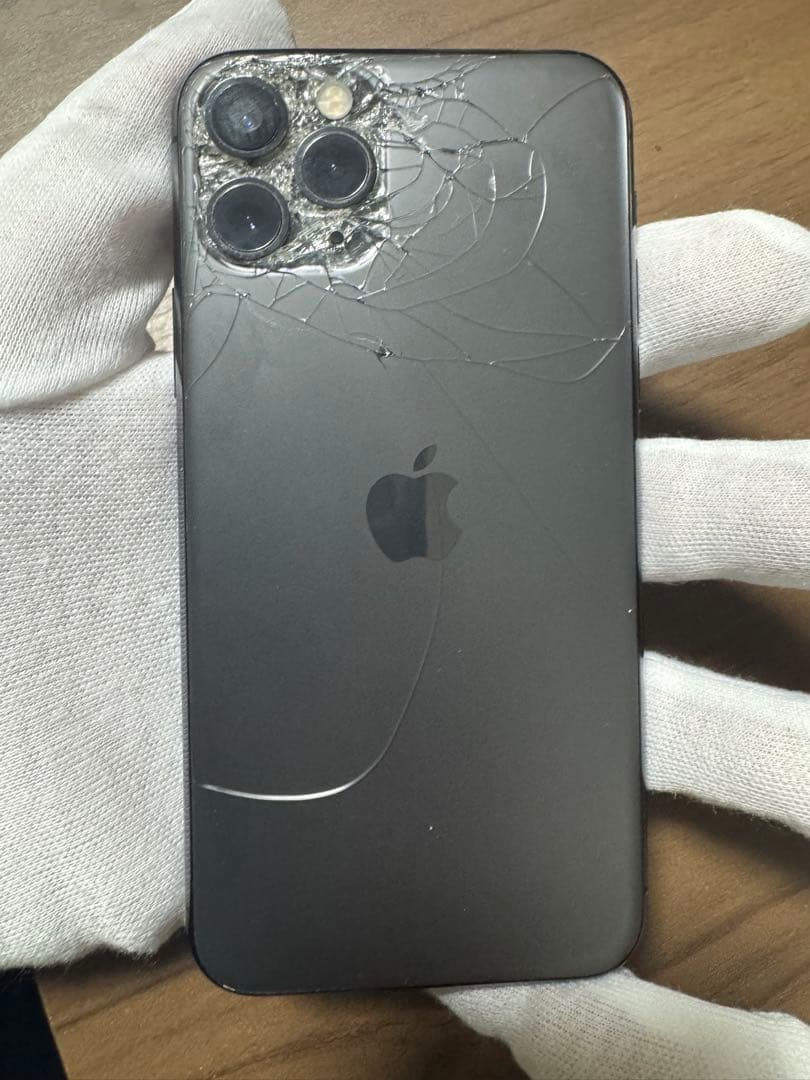 Apple iPhone 11 Pro 256GB 背面割れ カメラ揺れあり