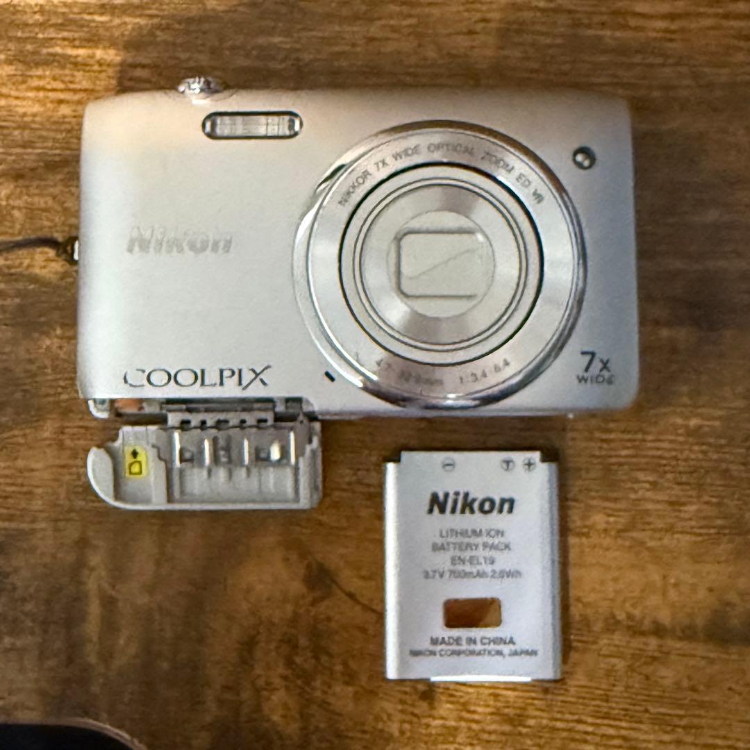 Nikon COOLPIX S3500　コンデジ　動作確認済