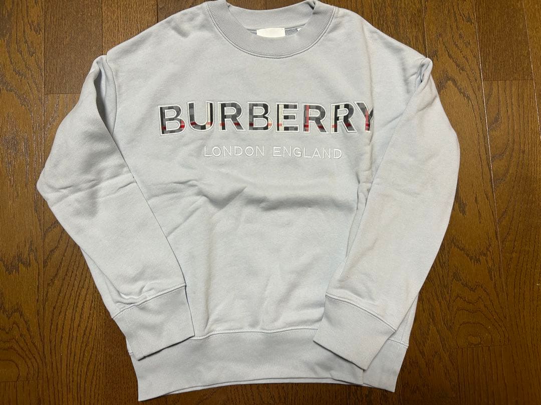美品★バーバリー★トレーナー8Y