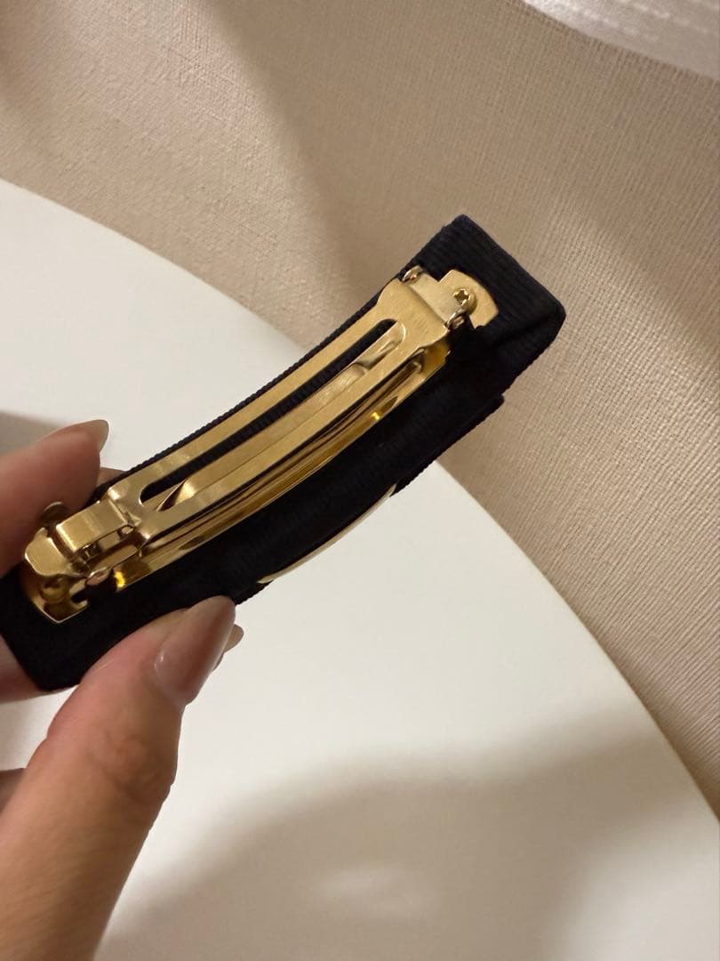 フェラガモ　バレッタ　ヴァラ　リボン　ヘアアクセサリー　ブラック　ゴールド金具