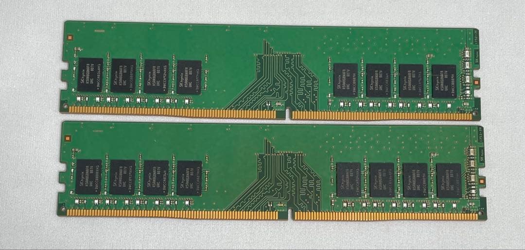 SK Hynix 16GB (8GBx2)DDR4 メモリ ￼ HMA84G