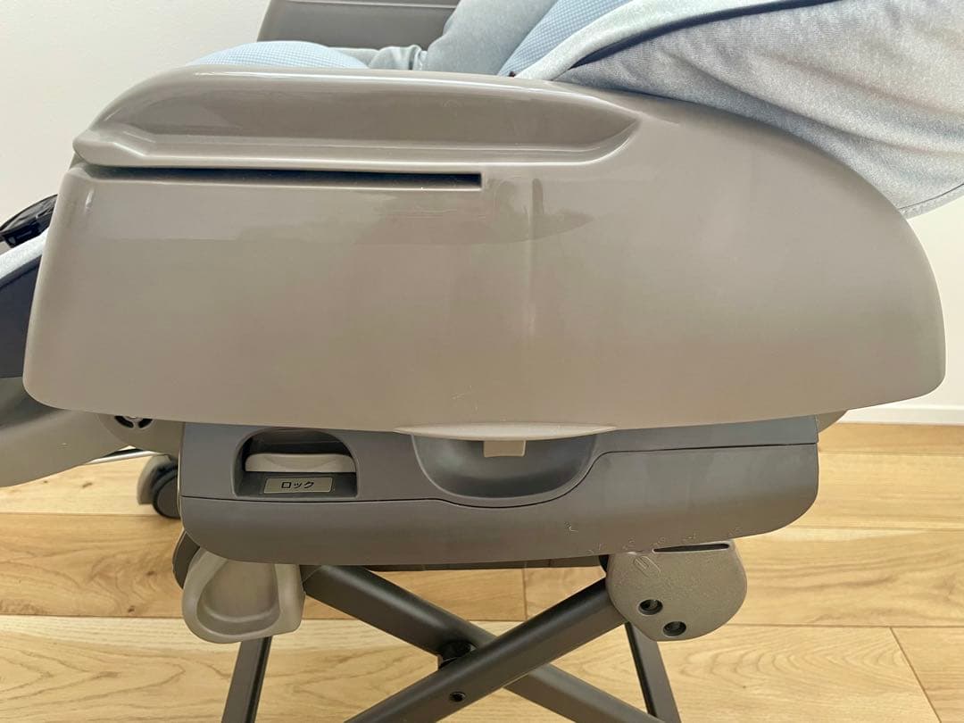 コンビ　ネムリラ　オートスウィング　電動　ハイ&ローチェア