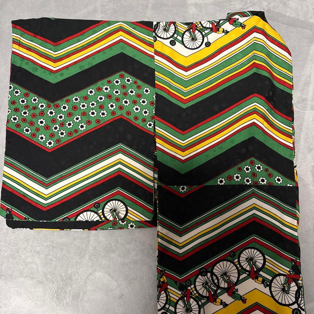 モダンアンテナ　サイクリング柄着物