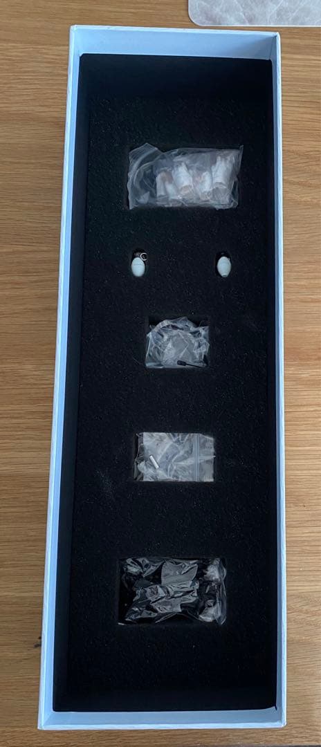 金*か様 I8TOYS「Serene Hound Rus」