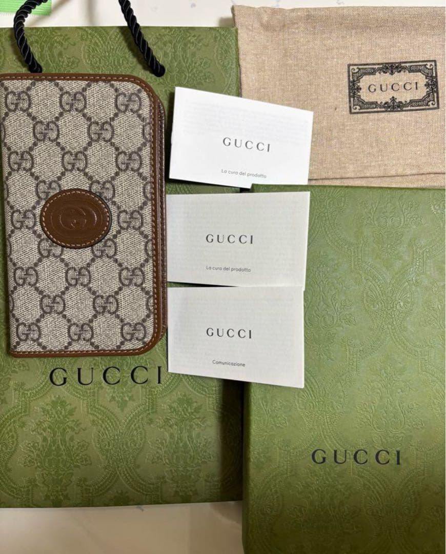 あ*ん様 【新品】グッチ GUCCI GG手帳型iPhoneケース iPhone