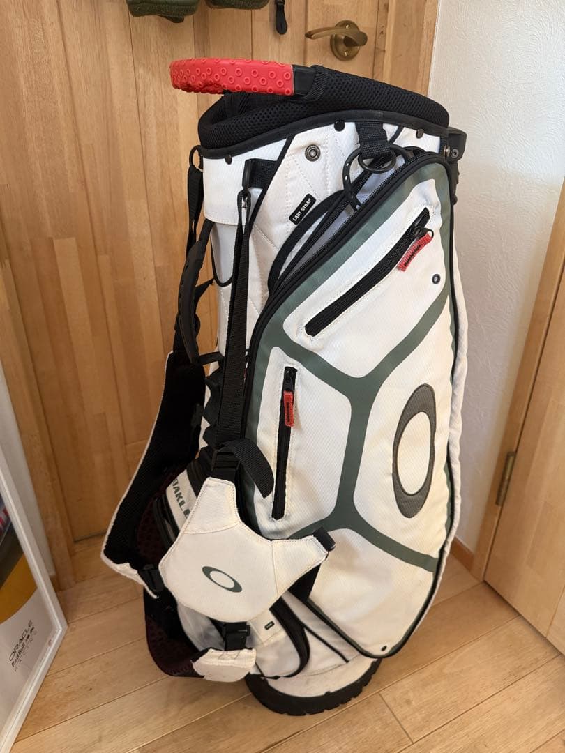 Oakley ホワイト キャディバッグ