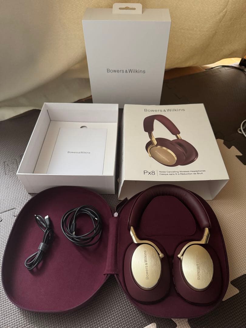 Bowers & Wilkins Px8 ワインレッドカラー