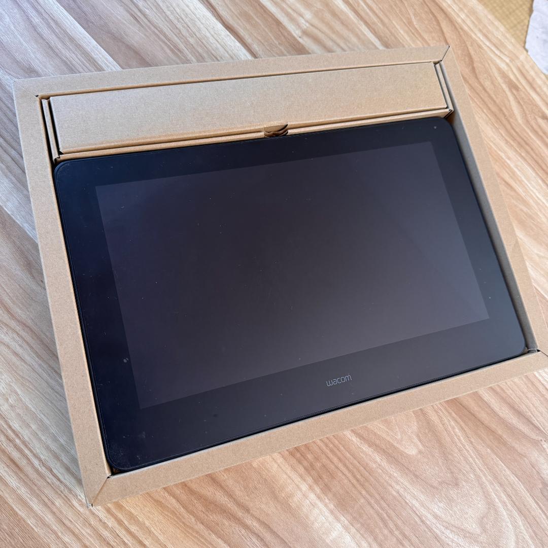 Wacom Cintiq Pro 16 2021モデル　DTH167K1D