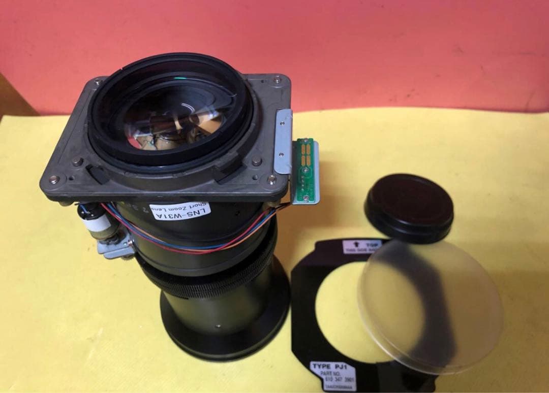 SANYO LP-XP200L xp56等用短焦点ズームレンズ　LNS-W31A