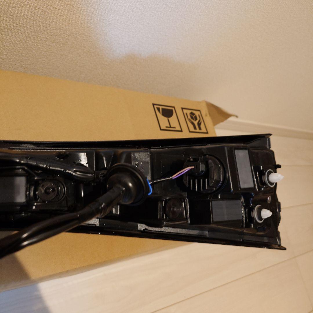 レクサス新型RX500h RX350 RX450Hリヤ中央テールランプASSY