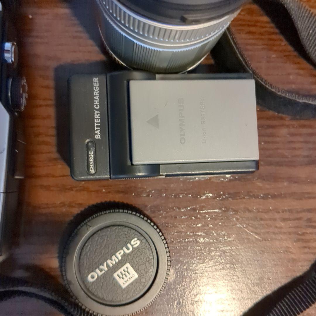 Olympus E-PL2 ミラーレス一眼カメラ