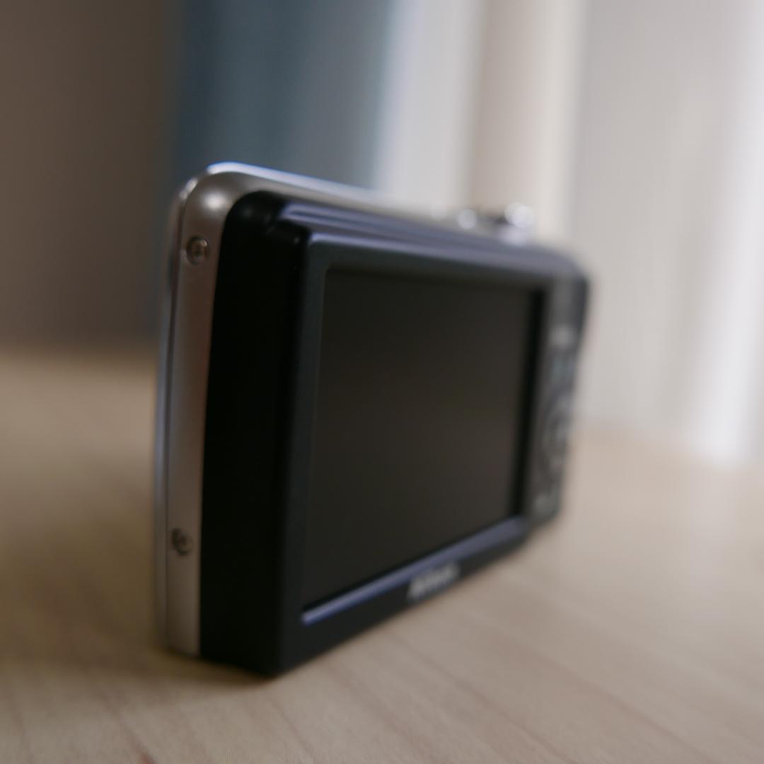 【動作確認済】Nikon COOLPIX L23 シルバー 乾電池対応 コンデジ