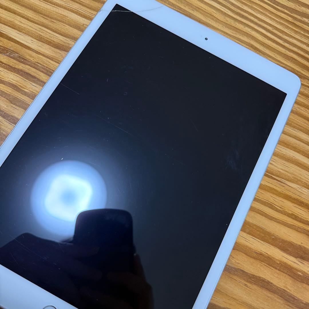 iPad 第8世代 128GB Wi-Fi +Cellular SIMフリー