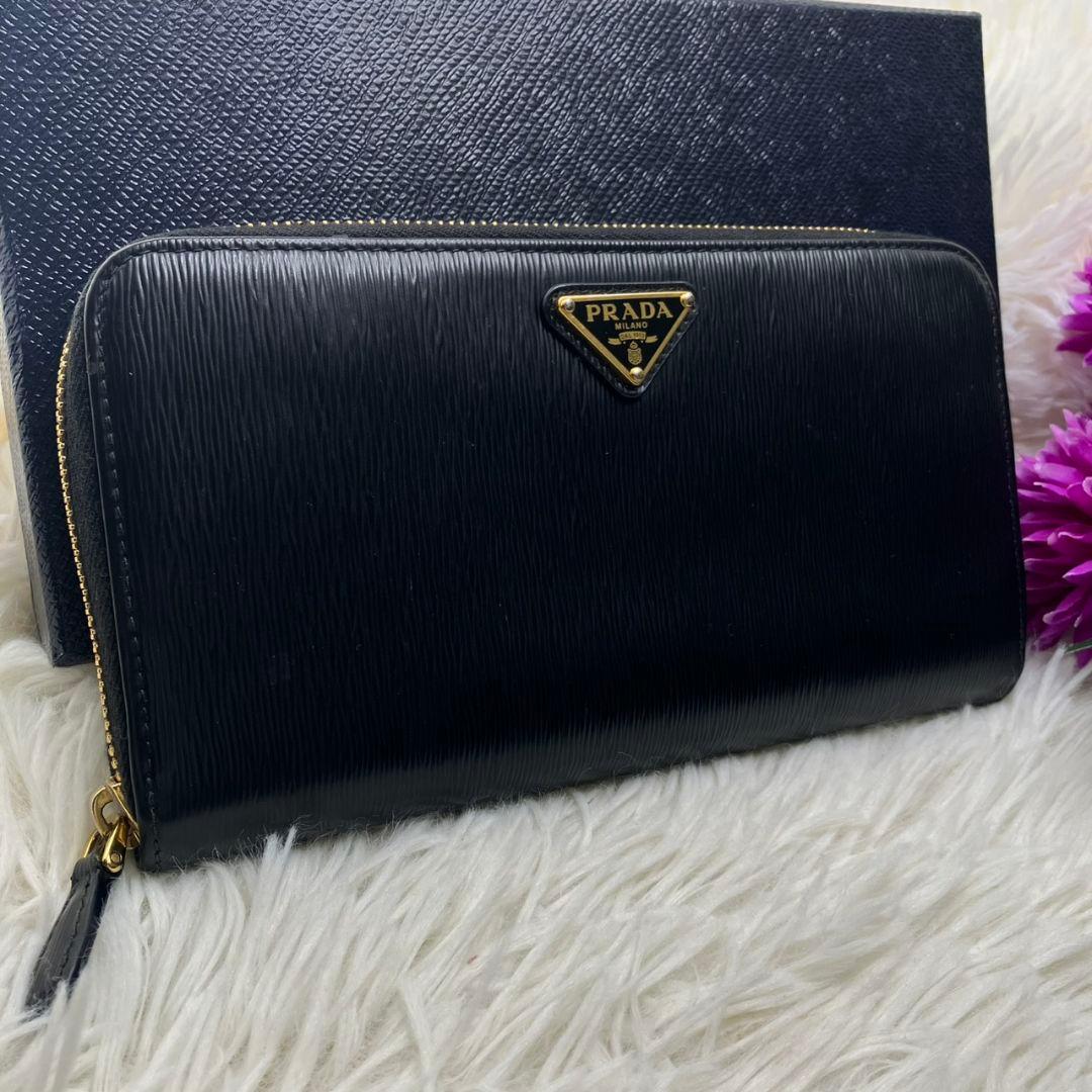 極美品✨　プラダ　長財布　ラウンドファスナー　ヴィッテロムーブ　三角ロゴ　黒
