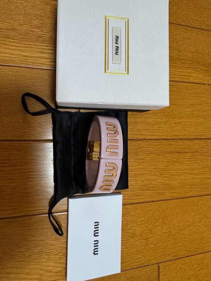 MIUMIU バングル 正規品 写真追加希望承ります。