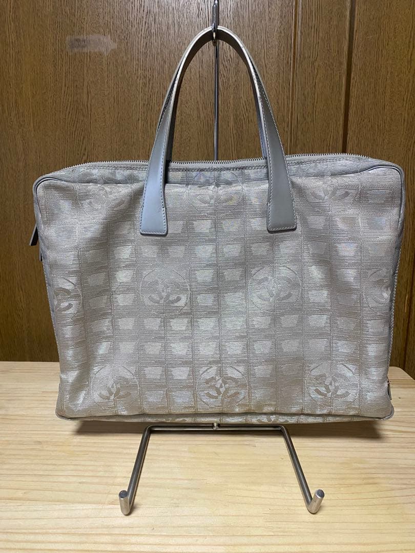 【値下げ】CHANELシャネル　ニュートラベルライン　ハンドバッグシルバー