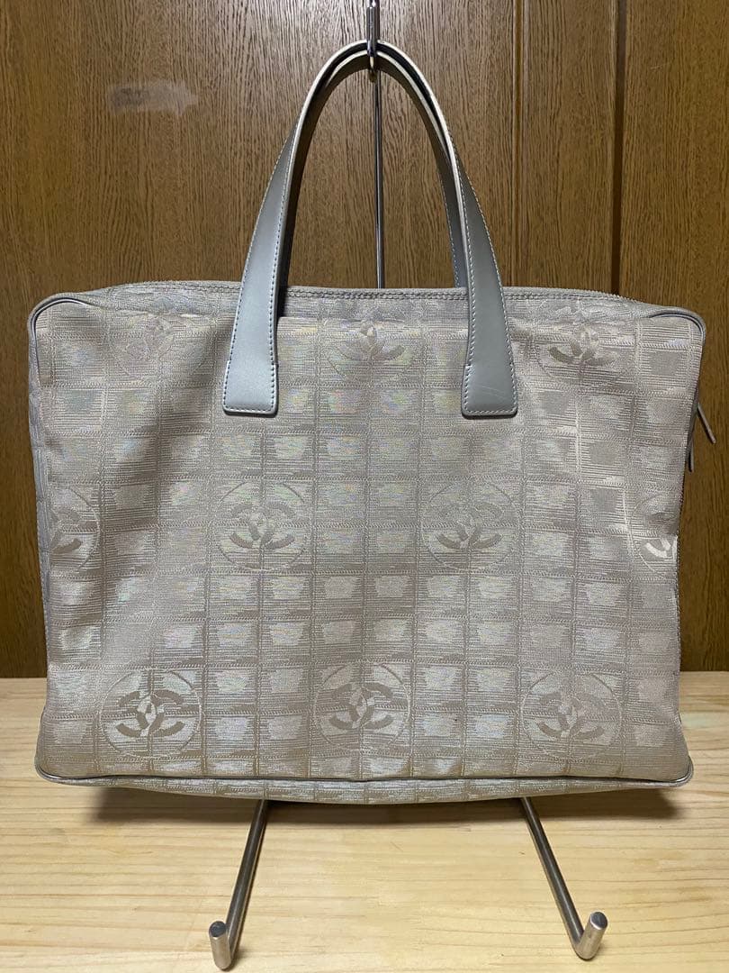 【値下げ】CHANELシャネル　ニュートラベルライン　ハンドバッグシルバー