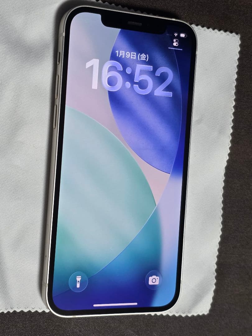 iPhone 12 ホワイト 64GB+充電器付き