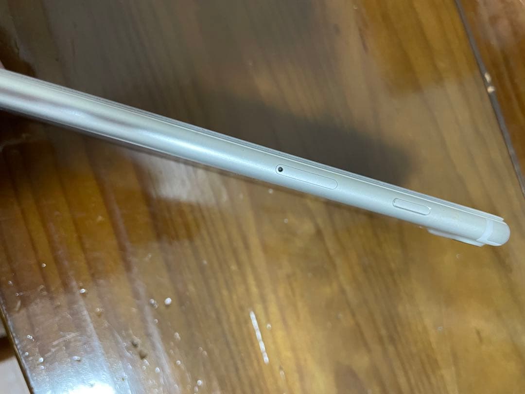 Apple iPhone 7Plus SIMフリー 32GB ホワイト 初期化済