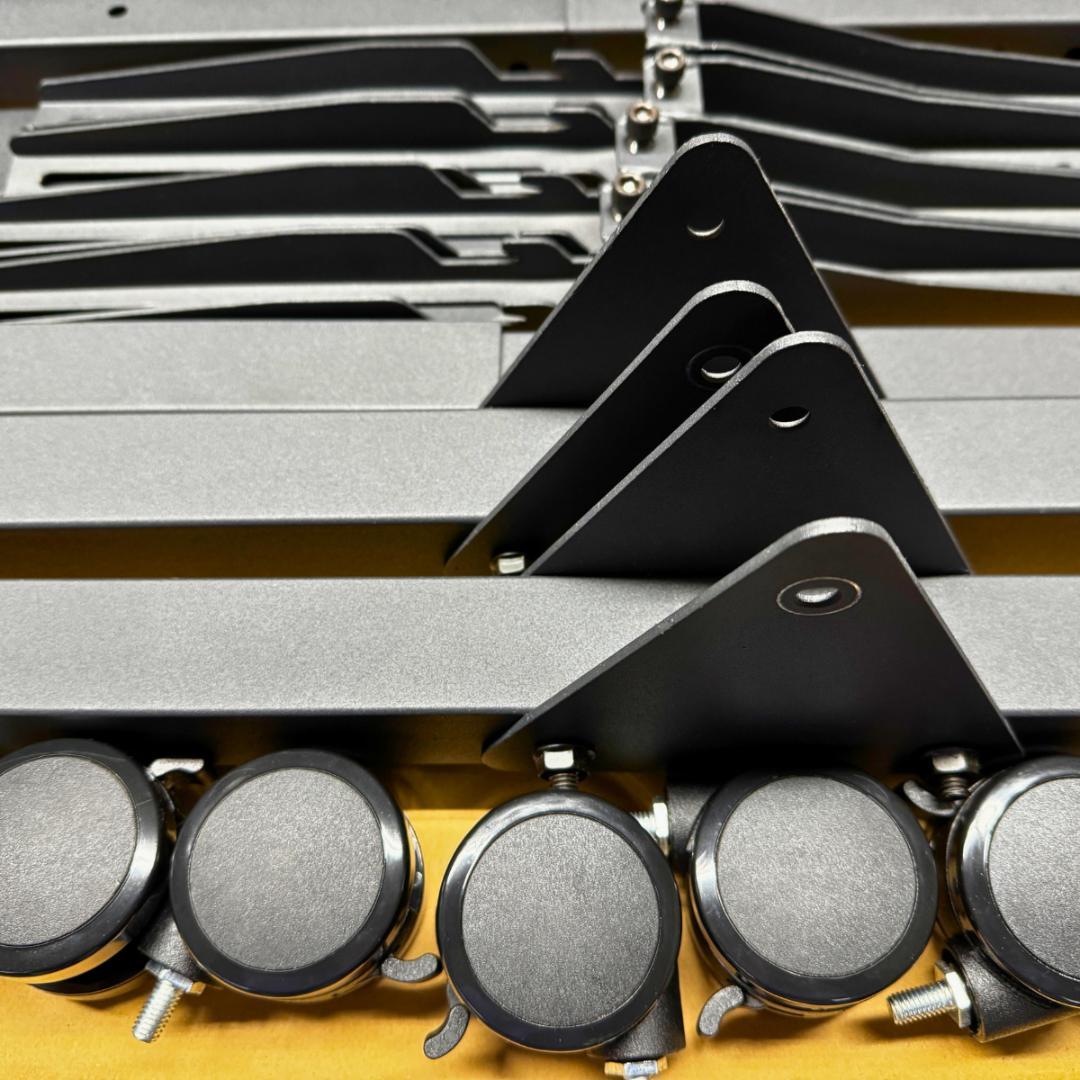 Next Level Racing トリプルモニタースタンド