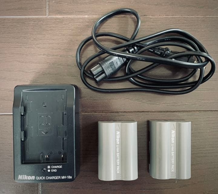 ニコン Nikon D90 一眼レフ、レンズ2本、純正バッテリー2つ 純正充電器