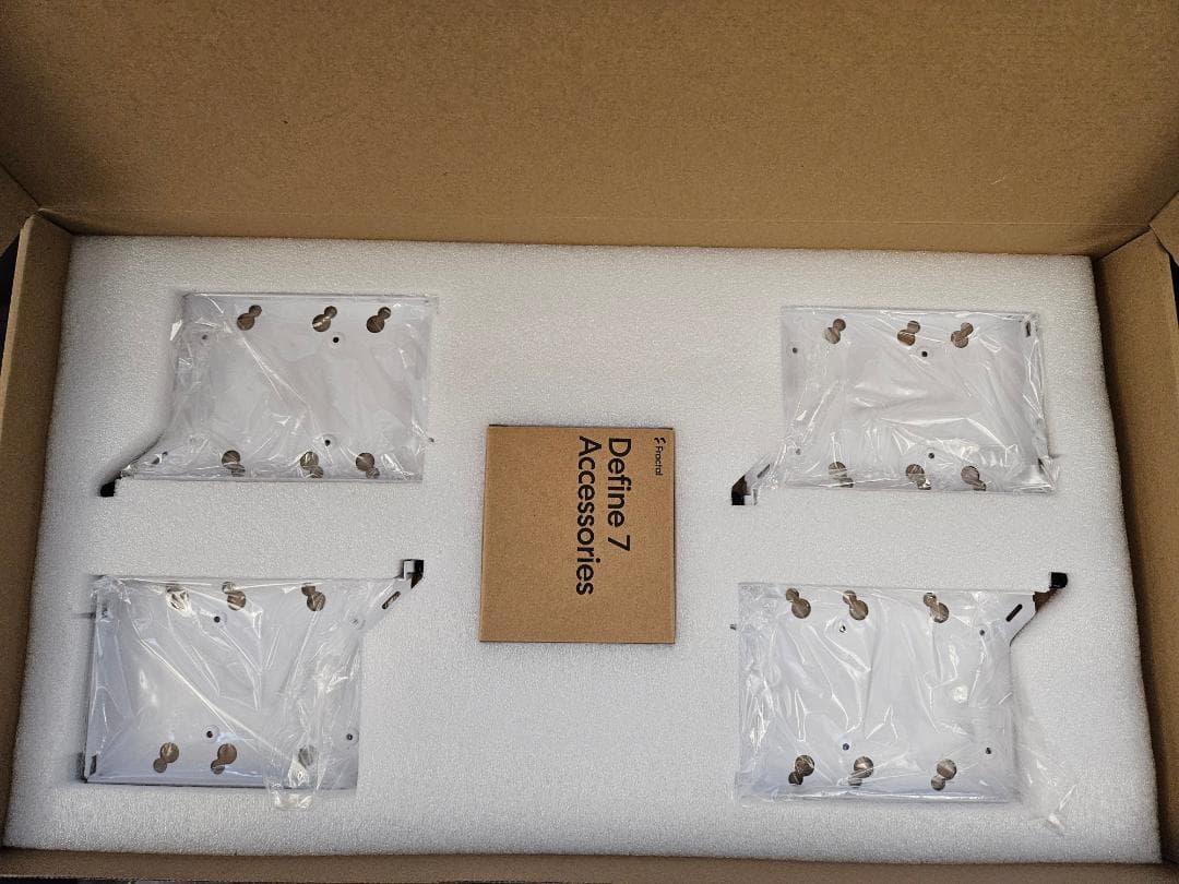 Fractal Define 7 White TG Clear PCケース