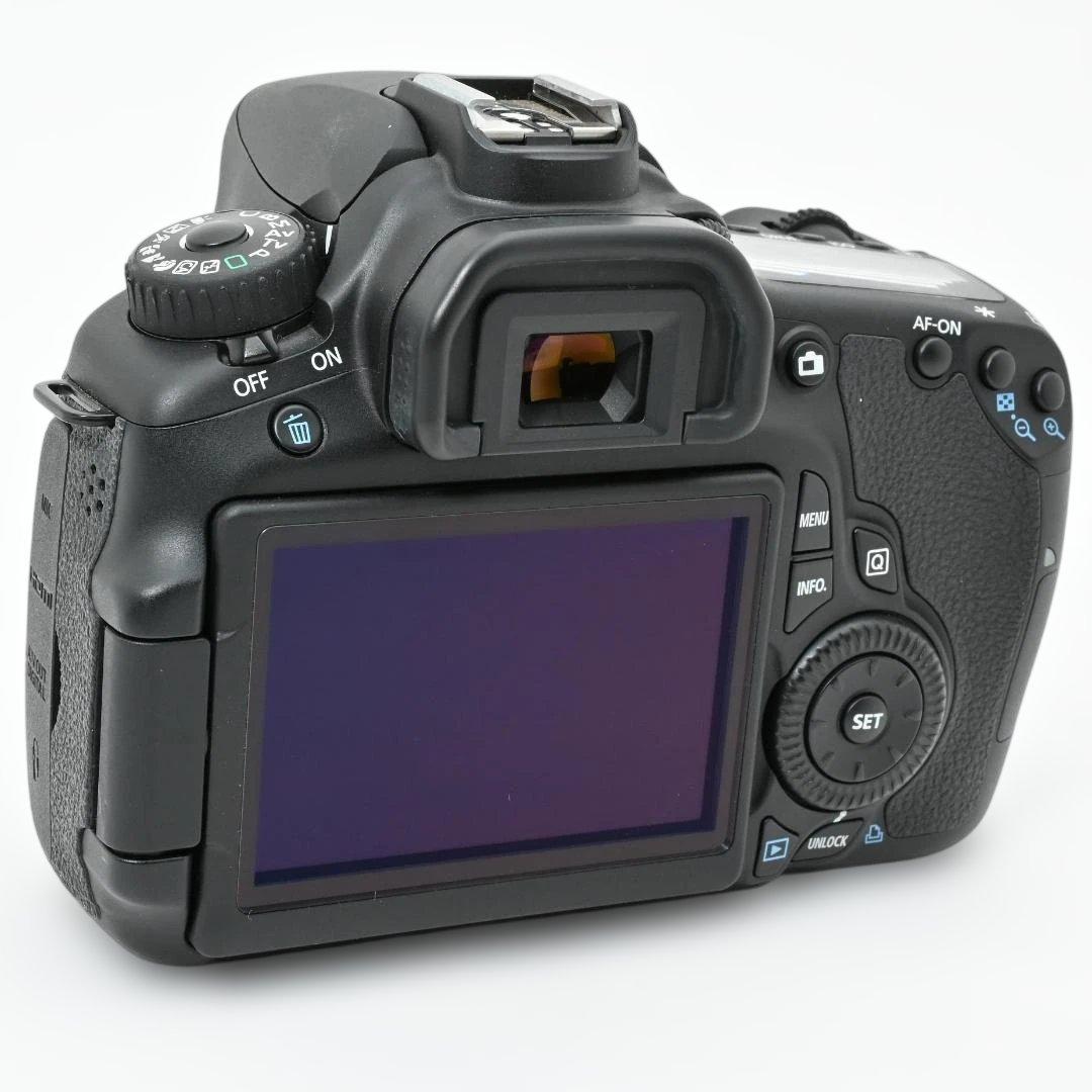 ほぼ新品 ショット数533回 Canon EOS 60D ボディ