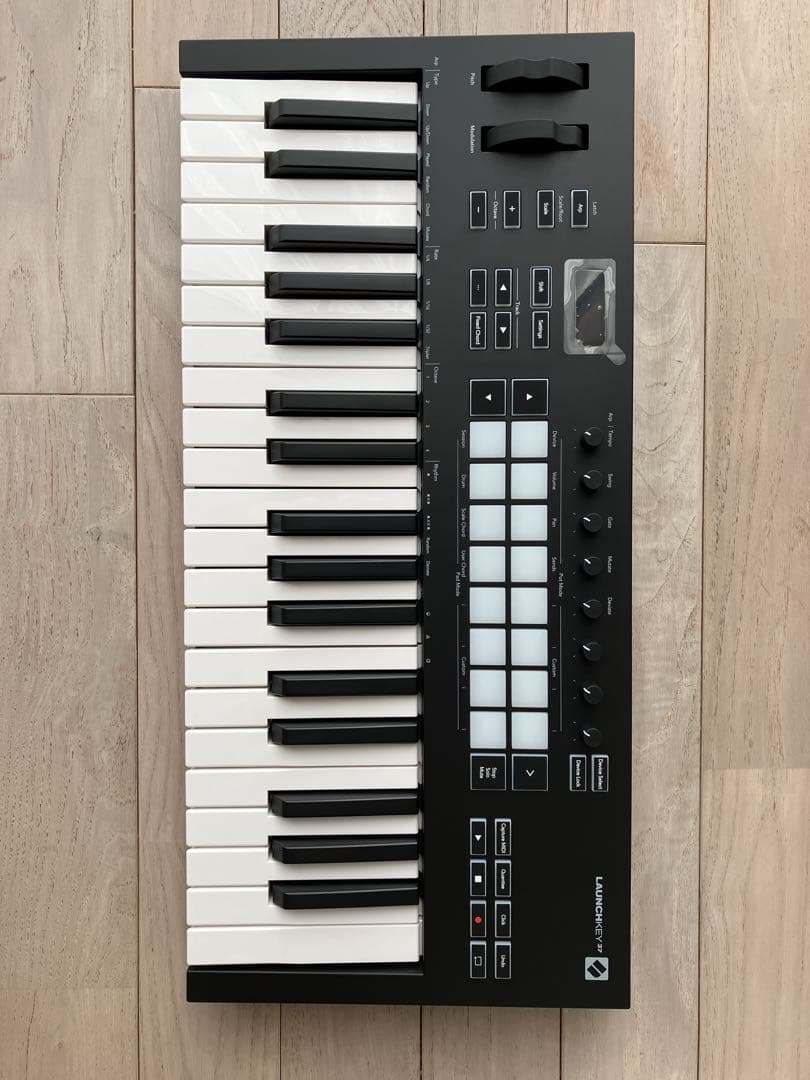 Novation Launchkey 37 MIDIコントローラー キーボード
