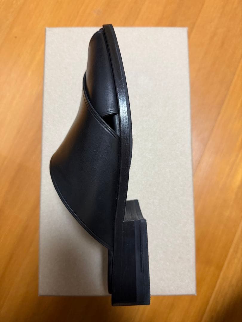 靴 LEMAIRE 25SS CROSS FLAT SANDALS