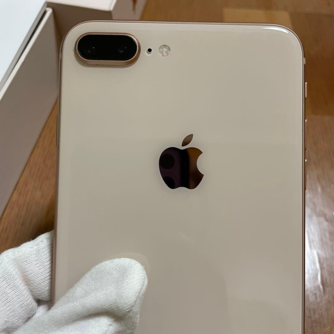 美品　iPhone8プラス 箱付き