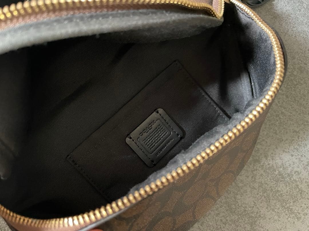 coach コーチ　ボディーバック　ロゴパターン