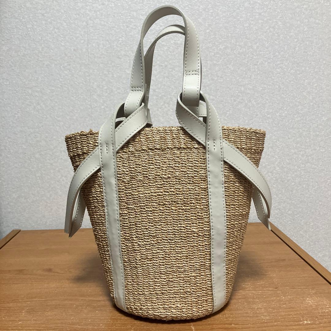 VIOLA DORO ヴィオラドーロ かごバック　白