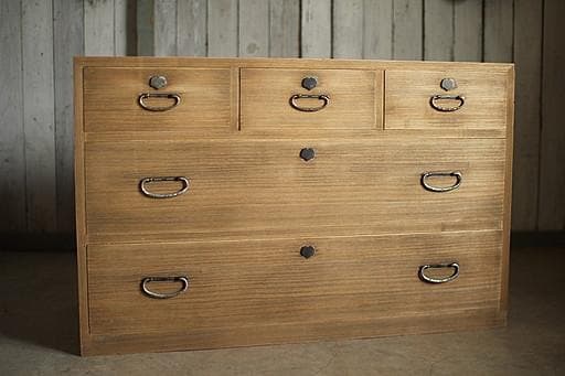 古い木製の引き出し5杯　チェスト　桐箪笥　昭和レトロ　タンス　古家具　古民家