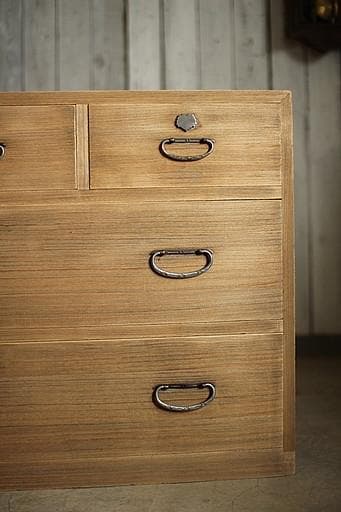 古い木製の引き出し5杯　チェスト　桐箪笥　昭和レトロ　タンス　古家具　古民家