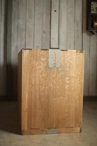 古い木製の引き出し5杯　チェスト　桐箪笥　昭和レトロ　タンス　古家具　古民家